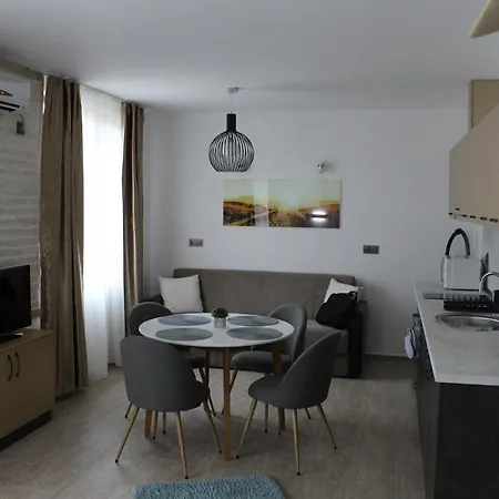 студио в комплекс нестинарка Apartmán *